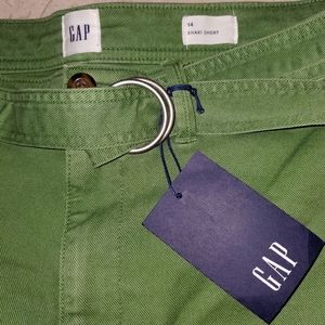 NWT GAP Women's 4"high rise denim shorts Sz 14 Green stitch belt